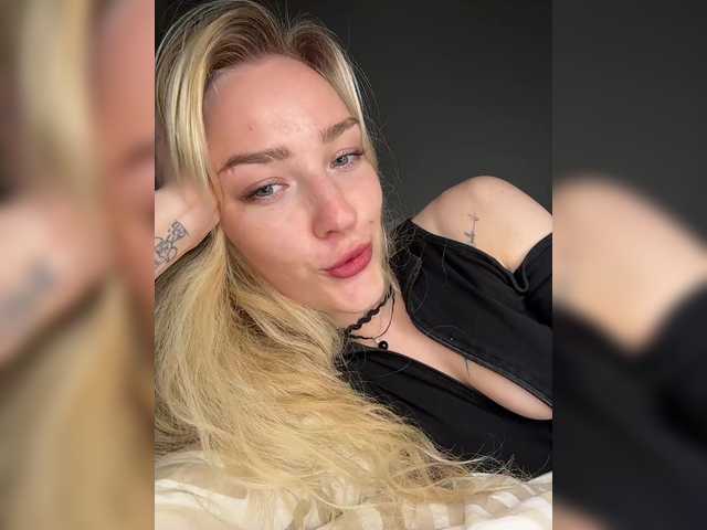 Looonacom live cam on BongaCams