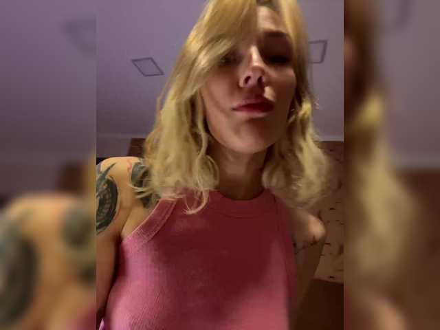 Looonacom live cam on BongaCams