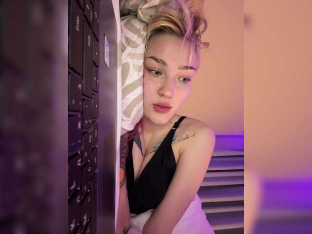 Looonacom live cam on BongaCams