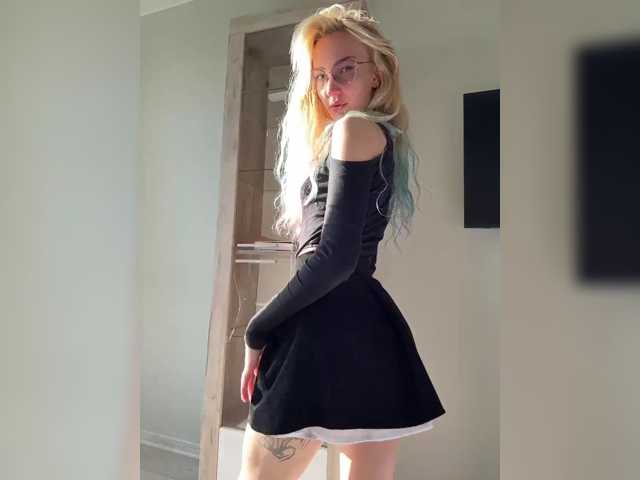 Looonacom live cam on BongaCams