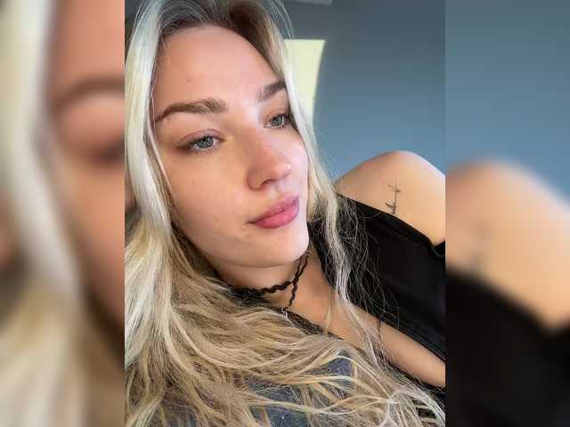 Looonacom live cam on BongaCams