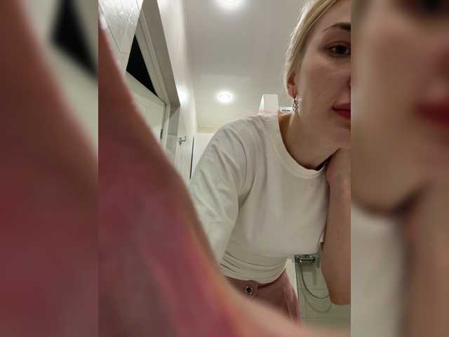 Looonacom live cam on BongaCams