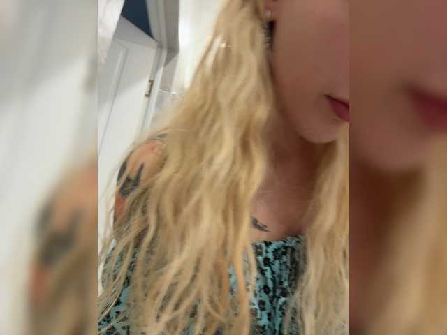 Looonacom live cam on BongaCams