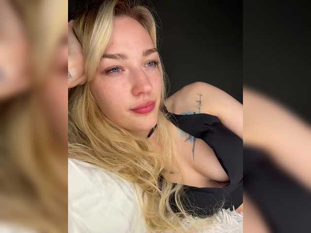 Looonacom live cam on BongaCams