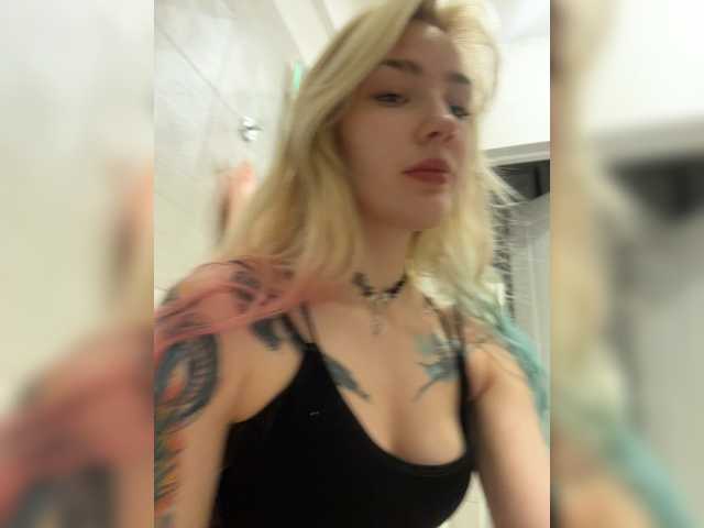 Looonacom live cam on BongaCams