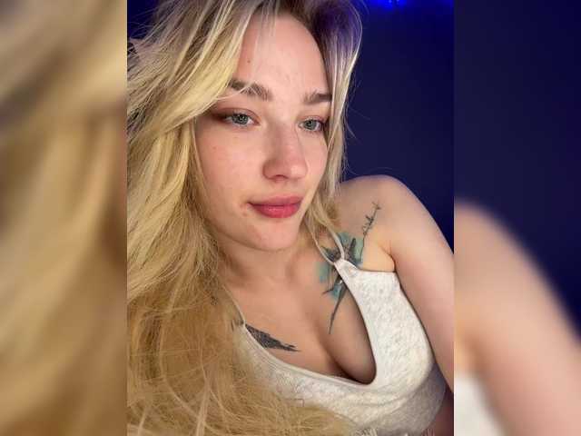 Looonacom live cam on BongaCams