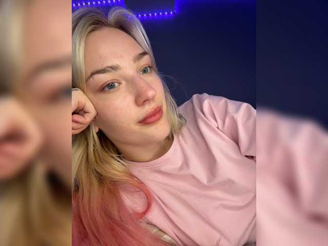 Looonacom live cam on BongaCams