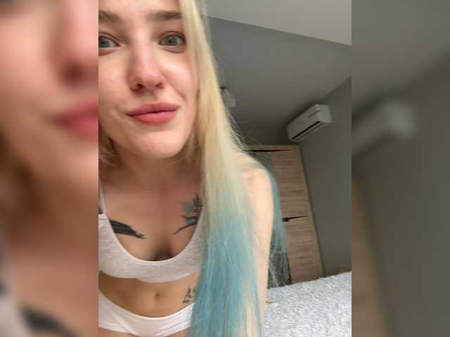 Looonacom live cam on BongaCams