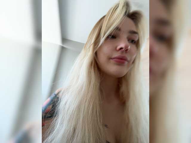 Looonacom live cam on BongaCams