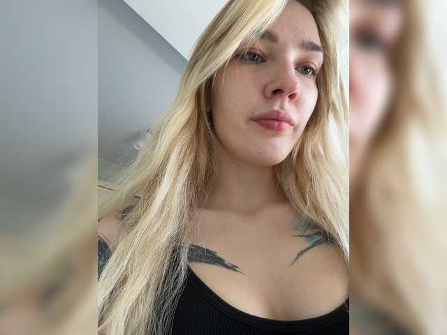 Looonacom live cam on BongaCams
