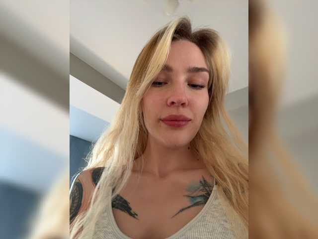 Looonacom live cam on BongaCams