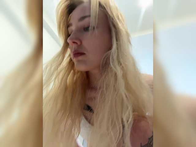 Looonacom live cam on BongaCams