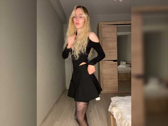 Looonacom live cam on BongaCams