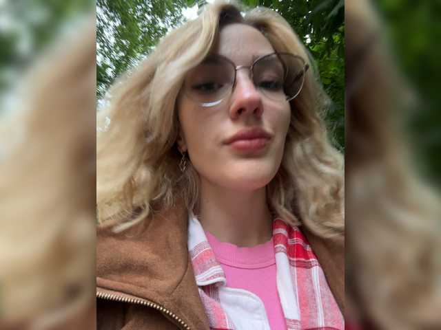 Looonacom live cam on BongaCams