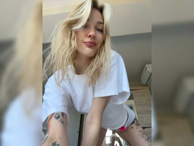 Looonacom live cam on BongaCams