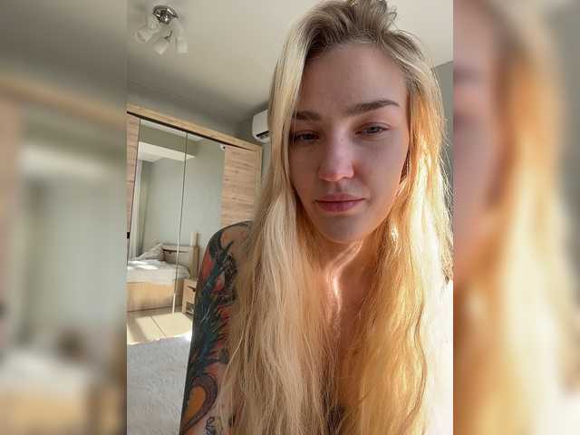 Looonacom live cam on BongaCams