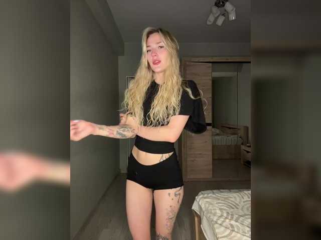 Looonacom live cam on BongaCams