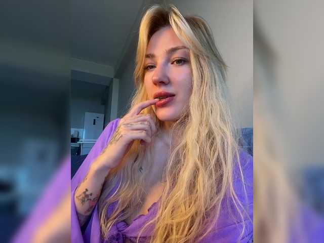 Looonacom live cam on BongaCams