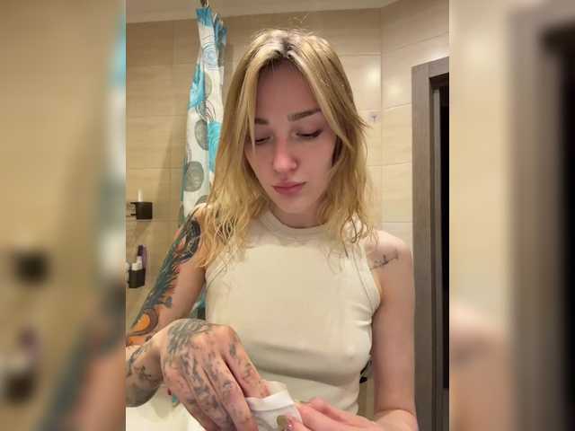 Looonacom live cam on BongaCams
