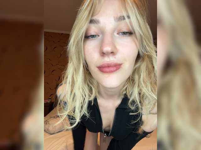 Looonacom live cam on BongaCams