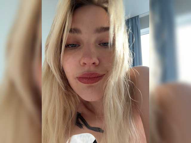 AlinnaAnnila live cam