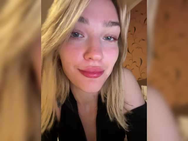 Looonacom live cam
