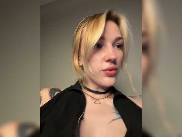 Looonacom live webcam show
