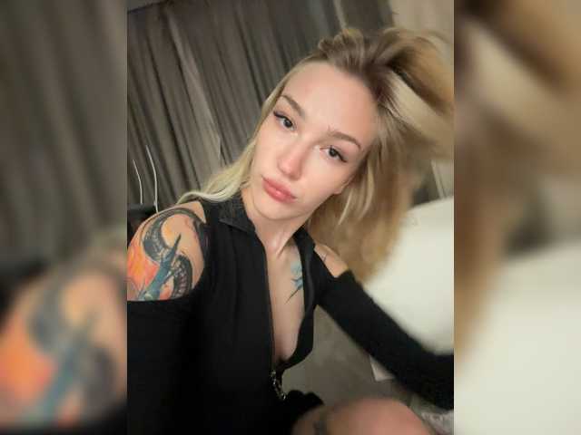 Looonacom live cam on BongaCams