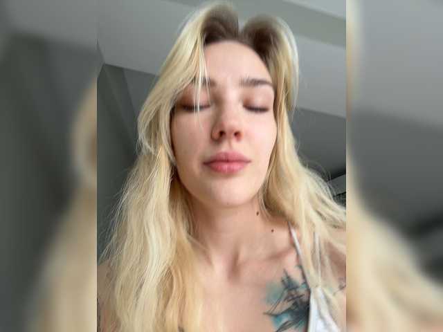 Looonacom live cam on BongaCams
