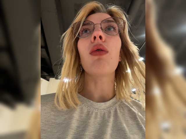 Looonacom live cam on BongaCams