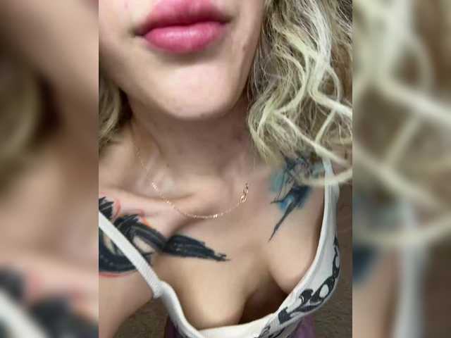 Looonacom live cam on BongaCams