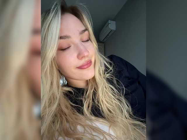 Looonacom live cam on BongaCams