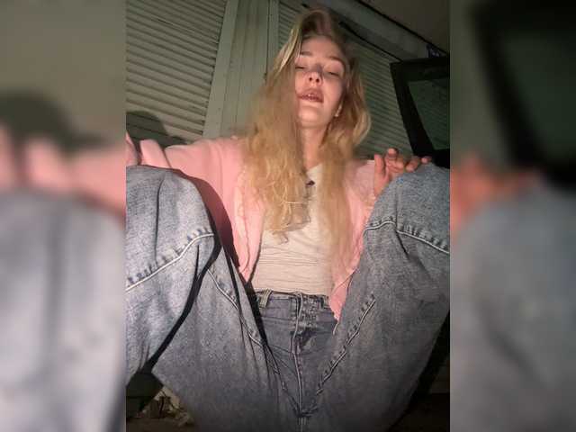 Looonacom live cam on BongaCams