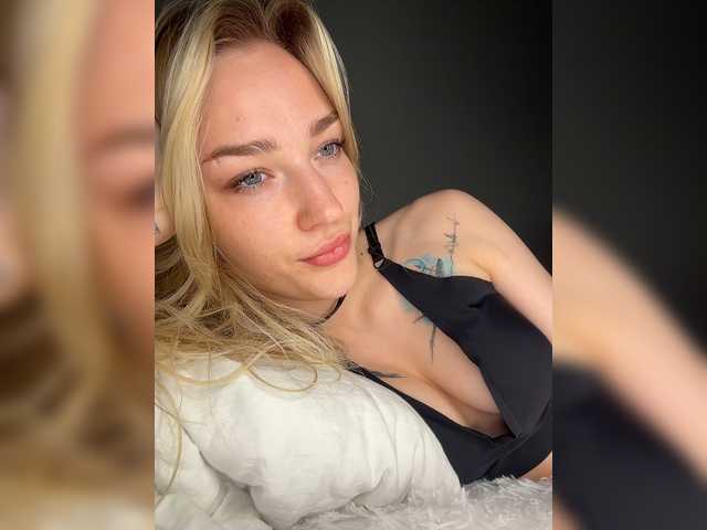 Looonacom live cam on BongaCams