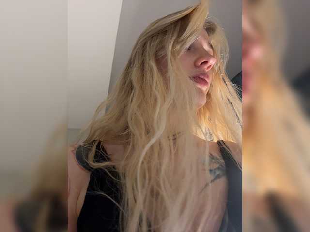 Looonacom live cam on BongaCams