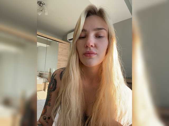 Looonacom live cam on BongaCams