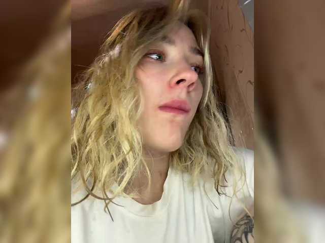 Looonacom live cam on BongaCams