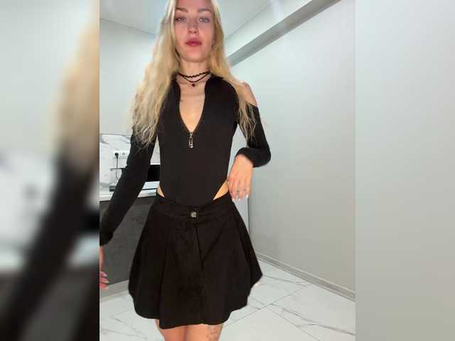Looonacom live cam on BongaCams