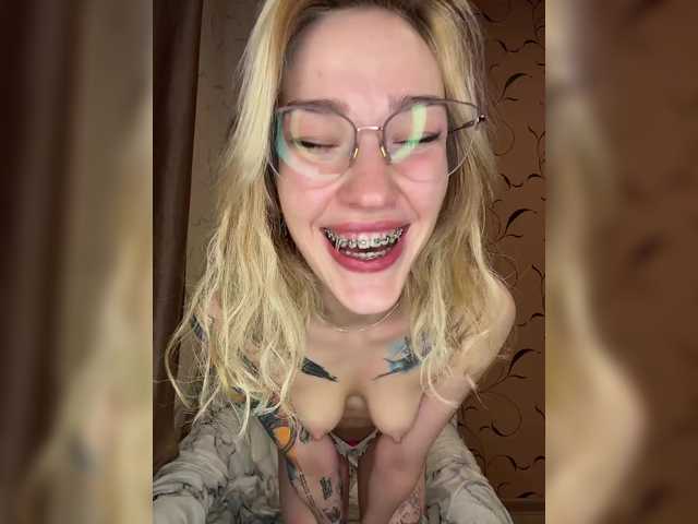 Looonacom live cam on BongaCams
