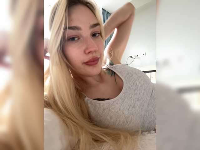 Looonacom live cam on BongaCams