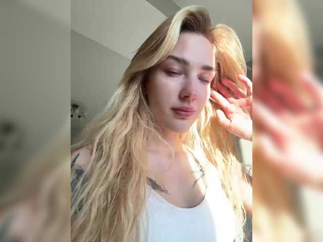 Looonacom live cam on BongaCams