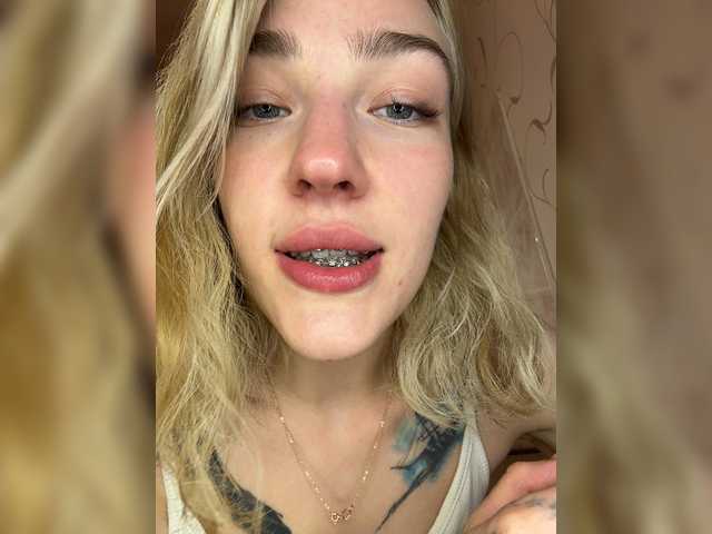 Looonacom live cam on BongaCams