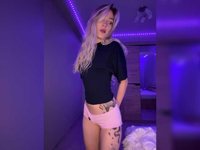 Looonacom live cam on BongaCams