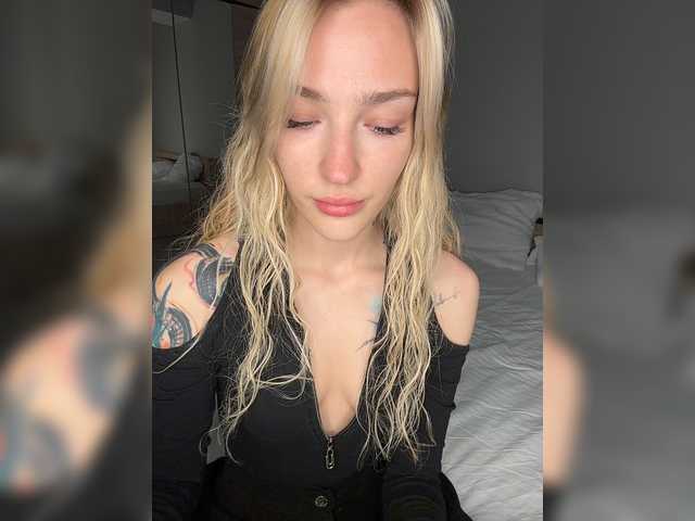 Looonacom live cam on BongaCams