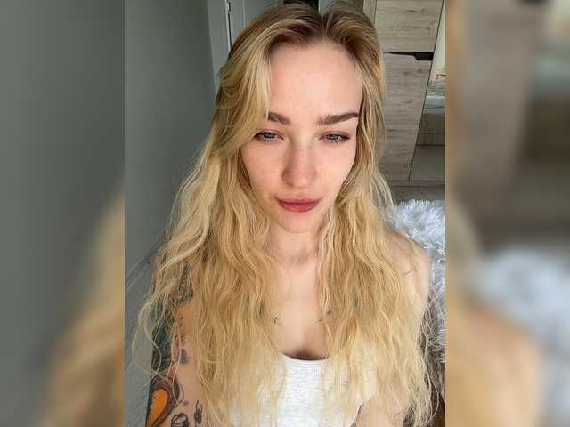 Looonacom live cam on BongaCams