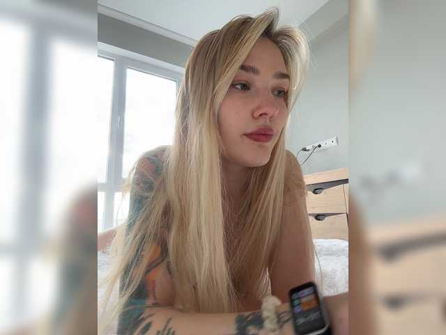 Looonacom live cam on BongaCams
