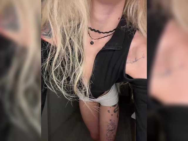 Looonacom live cam on BongaCams