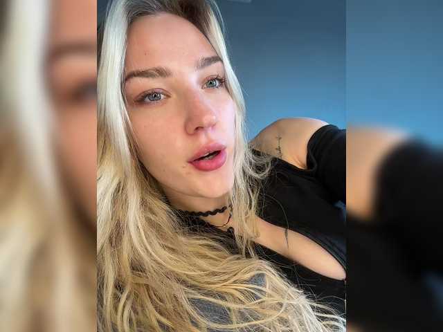 Looonacom live cam on BongaCams