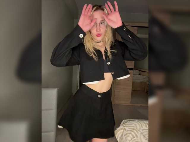 Looonacom live webcam show