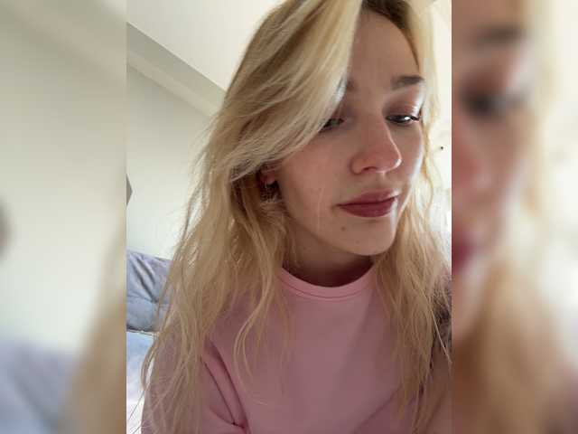 AlinnaAnnila live webcam show